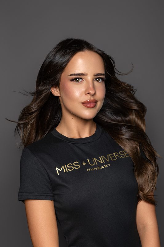 Zsanai Mia